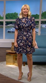 Holly Willoughby feet photo thumbnail