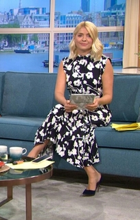 Holly Willoughby feet photo thumbnail