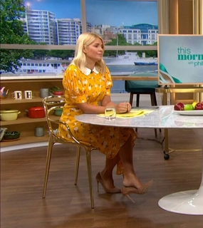 Holly Willoughby feet photo thumbnail