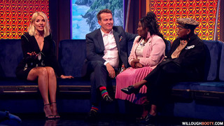 Holly Willoughby feet photo thumbnail