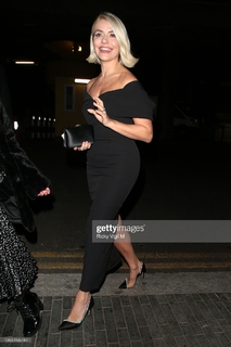Holly Willoughby feet photo thumbnail