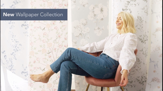 Holly Willoughby feet photo thumbnail
