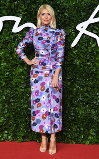 Holly Willoughby feet photo thumbnail