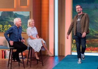 Holly Willoughby feet photo thumbnail