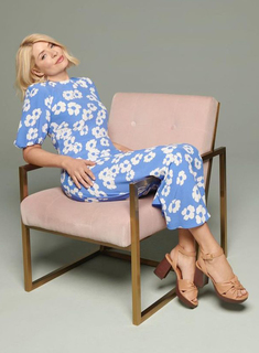 Holly Willoughby feet photo thumbnail