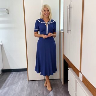 Holly Willoughby feet photo thumbnail