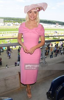 Holly Willoughby feet photo thumbnail