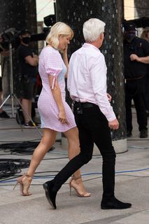 Holly Willoughby feet photo thumbnail