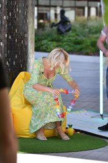 Holly Willoughby feet photo thumbnail