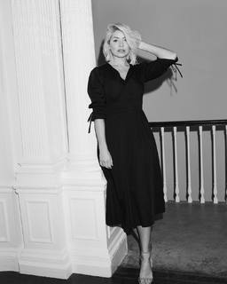 Holly Willoughby feet photo thumbnail