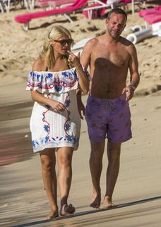 Holly Willoughby feet photo thumbnail