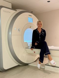 Holly Willoughby feet photo thumbnail