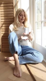 Holly Willoughby feet photo 14