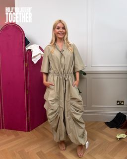Holly Willoughby feet photo 8