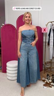 Holly Willoughby feet photo 11