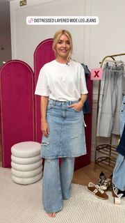 Holly Willoughby feet photo 6