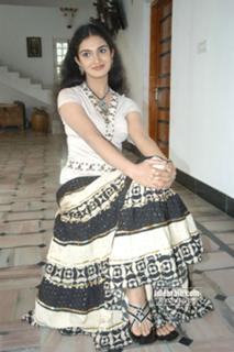 Honey Rose feet photo thumbnail