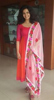 Honey Rose feet photo thumbnail