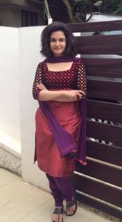 Honey Rose feet photo thumbnail