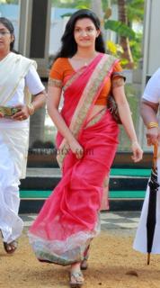 Honey Rose feet photo thumbnail