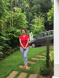 Honey Rose feet photo thumbnail