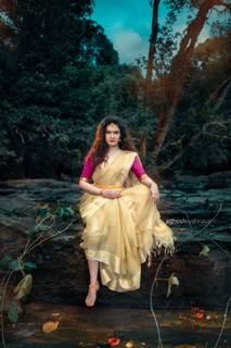 Honey Rose feet photo thumbnail