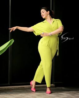 Honey Rose feet photo thumbnail