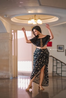 Honey Rose feet photo thumbnail