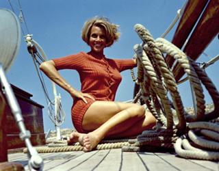 Honor Blackman feet photo 8