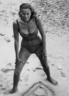 Honor Blackman feet photo 1