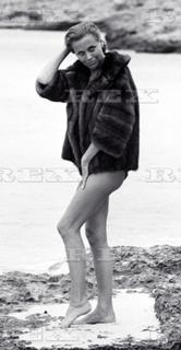 Honor Blackman feet photo 4