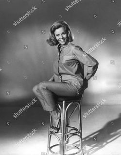 Honor Blackman feet photo 6