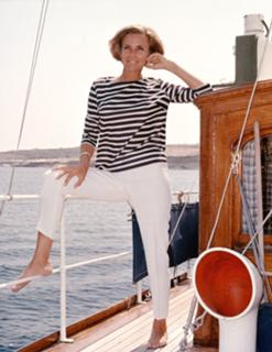 Honor Blackman feet photo 2