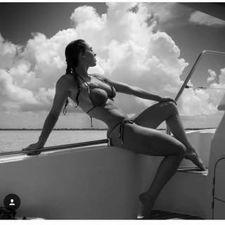 Hope Beel feet photo 3