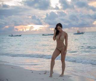 Hope Beel feet photo 13