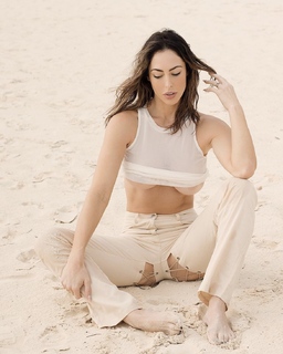 Hope Beel feet photo 11
