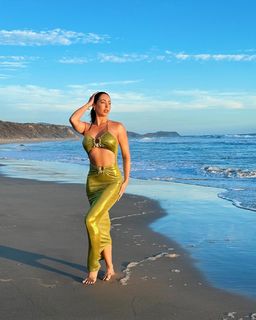 Hope Beel feet photo 6