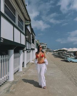 Hope Beel feet photo 9
