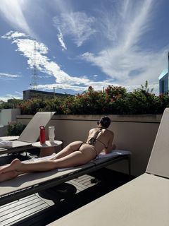 Hope Beel feet photo 2