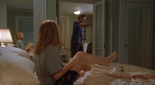 Hope Davis feet photo thumbnail