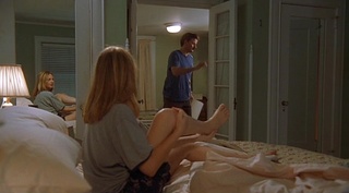 Hope Davis feet photo thumbnail