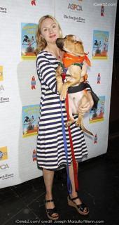 Hope Davis feet photo thumbnail
