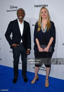 Hope Davis feet photo thumbnail
