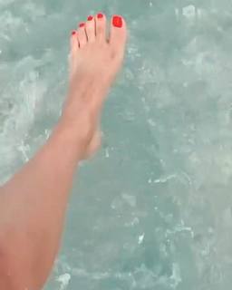 Hope Howard feet photo 18