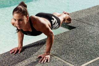 Hope Solo feet photo thumbnail