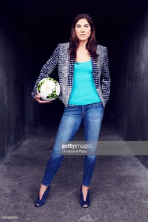Hope Solo feet photo thumbnail