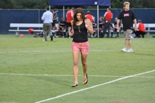 Hope Solo feet photo thumbnail