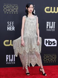 Hoyeon feet photo thumbnail