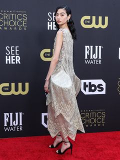 Hoyeon feet photo thumbnail