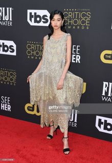 Hoyeon feet photo thumbnail